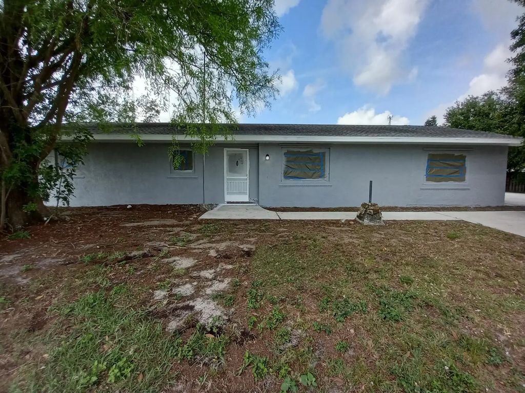1862 Sw Burlington Street, Port St. Lucie