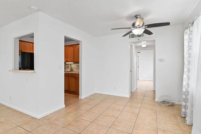4 of 21 - 149 Coventry #g, West Palm Beach, FL