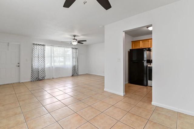 5 of 21 - 149 Coventry #g, West Palm Beach, FL