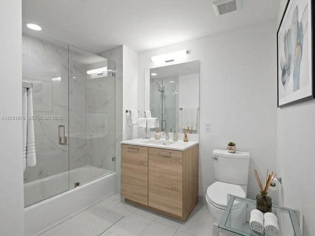 5 of 32 - 16385 Biscayne Boulevard #1615, North Miami Beach, FL