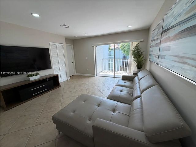 4 of 54 - 4712 Nw 114th Avenue #202, Doral, FL