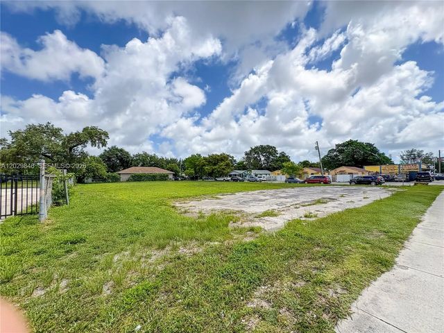 4 of 8 - 7920 Nw 11th Avenue, Miami, FL