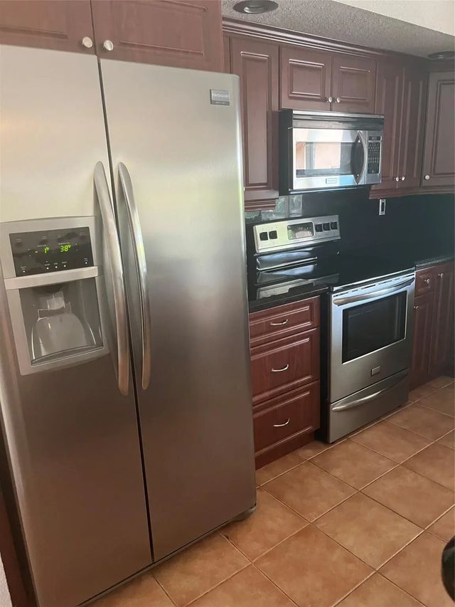 3 of 9 - 10734 Nw 17th Manor, Coral Springs, FL