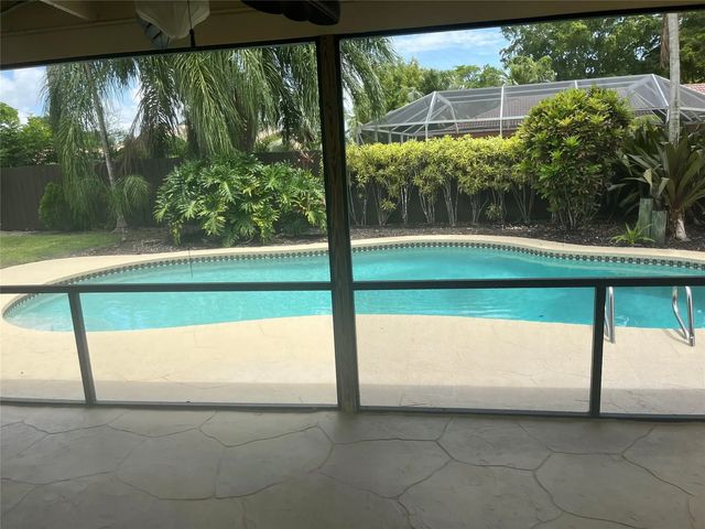 4 of 9 - 10734 Nw 17th Manor, Coral Springs, FL
