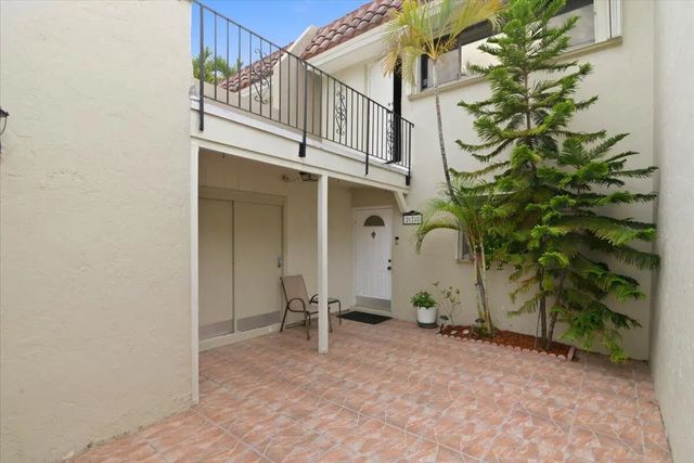 3 of 37 - 275 Jacaranda Drive, Plantation, FL