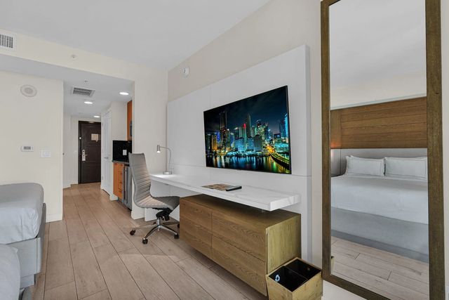 4 of 46 - 505 N Fort Lauderdale Beach Boulevard #915, Fort Lauderdale, FL