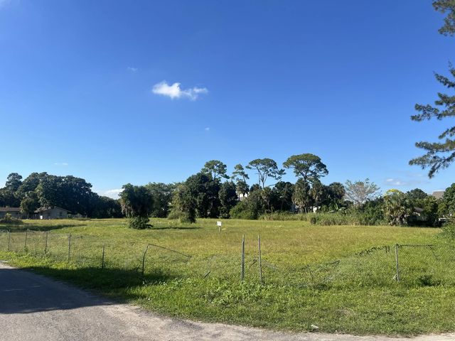 2 of 3 - 0000 Pineridge Lane, West Palm Beach, FL