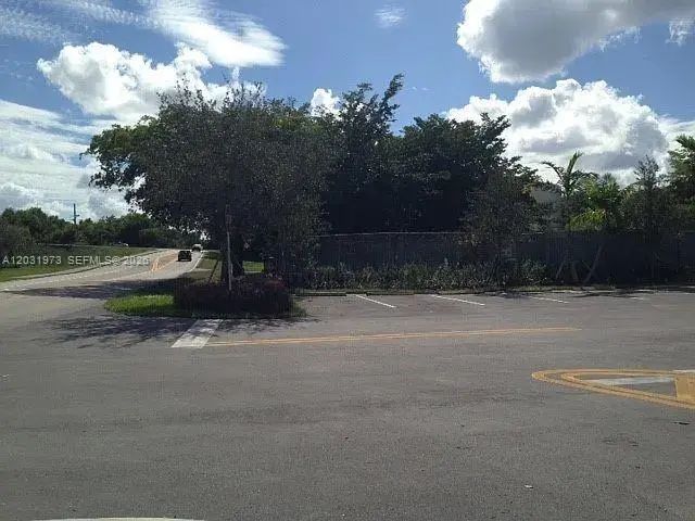 160 Sw Avenue, Weston