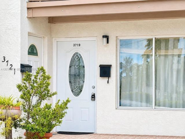 2 of 19 - 3719 Riverside Drive, Coral Springs, FL
