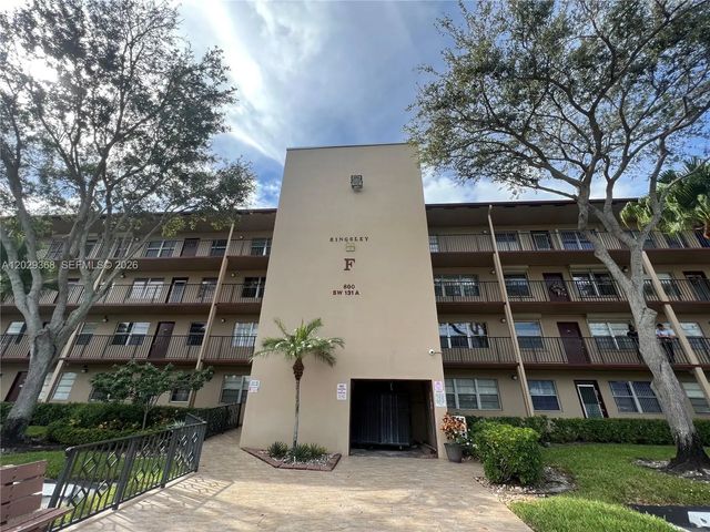 800 Sw 131st Avenue #206f, Pembroke Pines