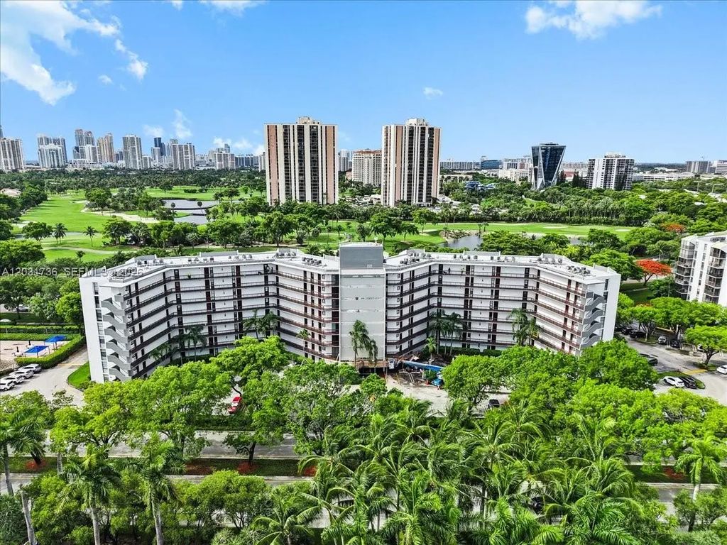 3101 N Country Club Drive #209, Aventura