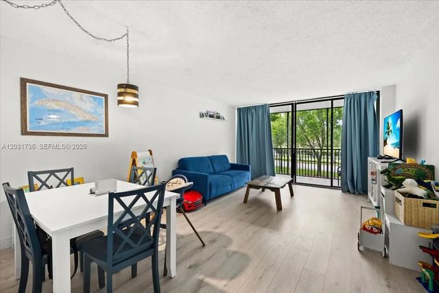 5 of 33 - 3101 N Country Club Drive #209, Aventura, FL