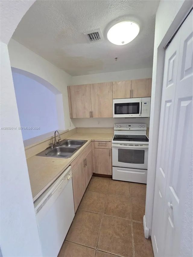5 of 12 - 7989 Nw 8th Street #108d, Miami, FL