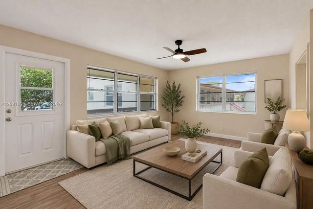 4 of 22 - 47 Camden #b, West Palm Beach, FL