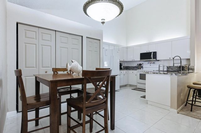 3 of 27 - 4353 Woodstock Drive #b, West Palm Beach, FL