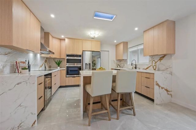 5 of 27 - 4024 Monroe Street, Hollywood, FL