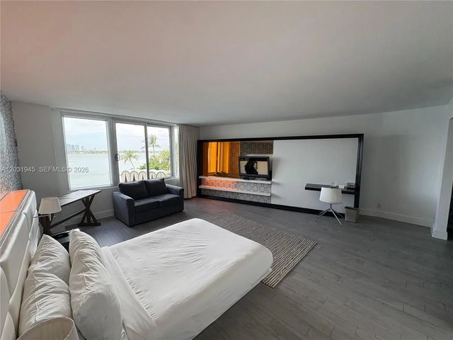 2 of 9 - 1100 West Avenue #418, Miami Beach, FL