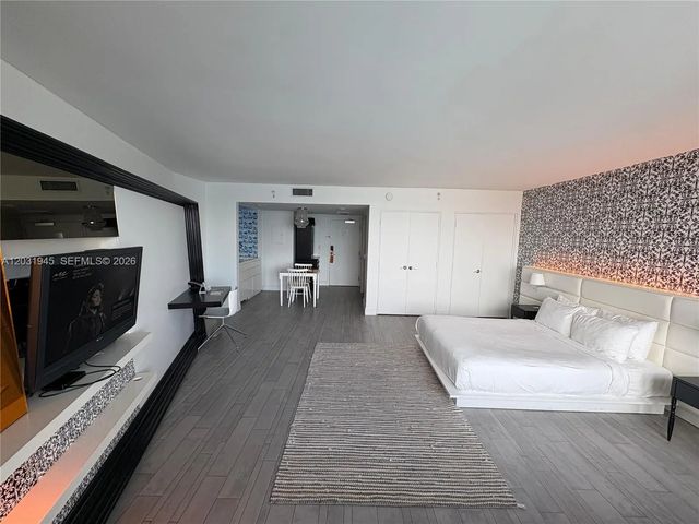 4 of 9 - 1100 West Avenue #418, Miami Beach, FL