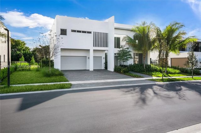 16720 N Botaniko Drive N, Weston