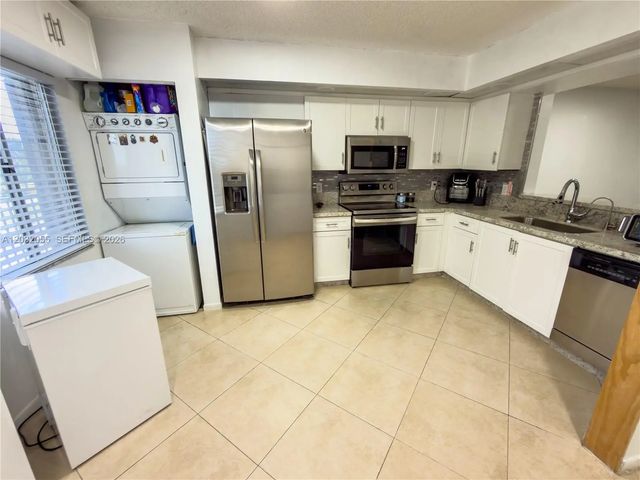 4 of 25 - 1200 Sw 137th Avenue #305e, Pembroke Pines, FL