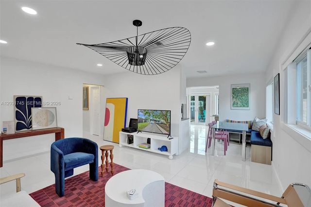 5 of 37 - 1605 Nw 7th Terrace, Fort Lauderdale, FL