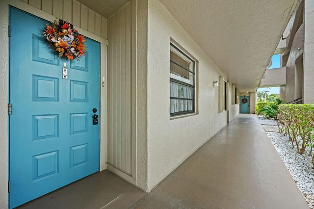 3 of 39 - 900 Colony Point Circle #121, Pembroke Pines, FL