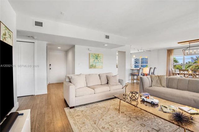 4 of 33 - 2500 E Las Olas Boulevard #408, Fort Lauderdale, FL