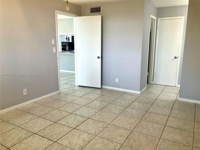 4 of 68 - 2801 Nw 47th Terrace #403b, Lauderdale Lakes, FL