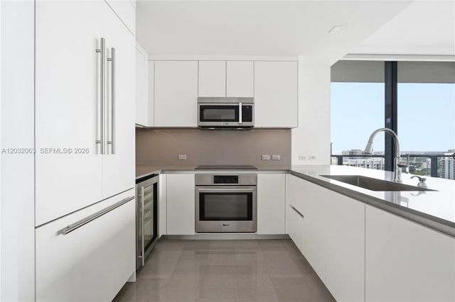 3 of 25 - 88 Sw 7th Street #2302, Miami, FL