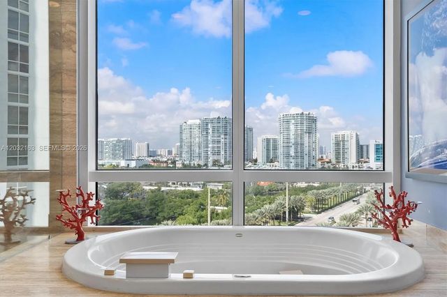 4 of 47 - 15901 Collins Avenue #904, Sunny Isles Beach, FL