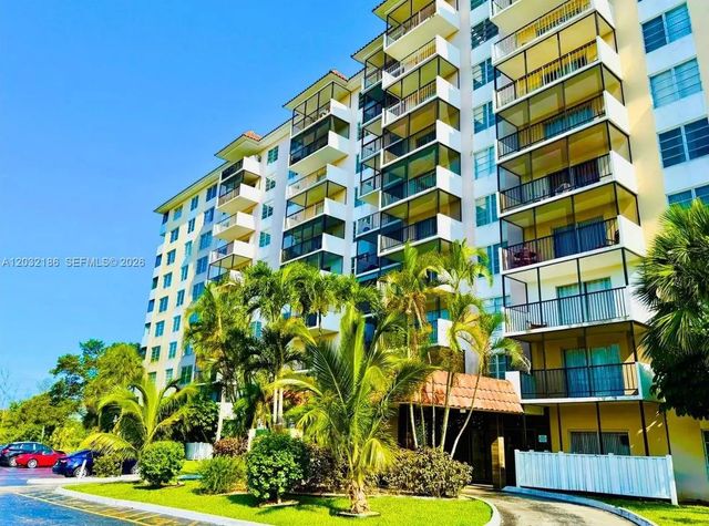 2 of 27 - 4164 Inverrary Drive #204, Lauderhill, FL