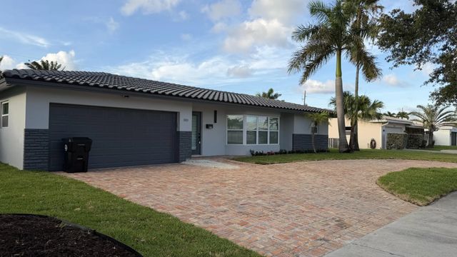2 of 25 - 2521 Ne 45th Street, Lighthouse Point, FL