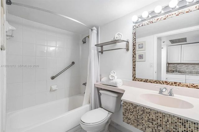 5 of 10 - 19201 Collins Avenue #104, Sunny Isles Beach, FL