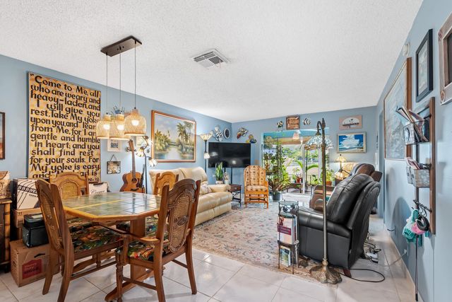 5 of 22 - 2017 Sw Golf Lane #113, Boynton Beach, FL