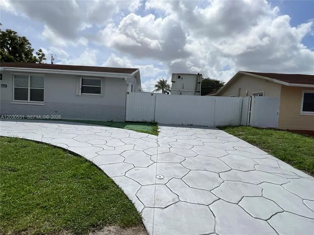 3 of 23 - 1905 Sw 100th Avenue, Miramar, FL