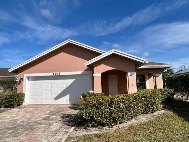 5795 Se Mitzi Lane, Stuart