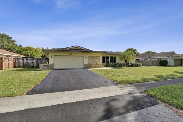 7421 Nw 8th Court, Plantation