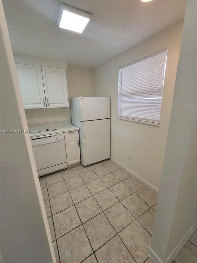 4 of 11 - 2800 Nw 56th Avenue #e401, Lauderhill, FL