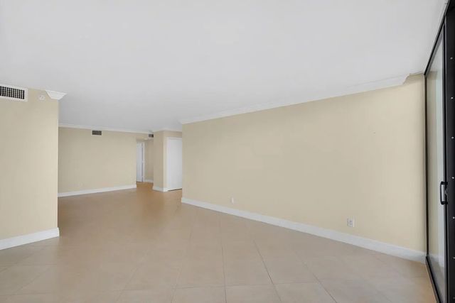 5 of 52 - 3000 N Ocean Drive #31 B, Singer Island, FL