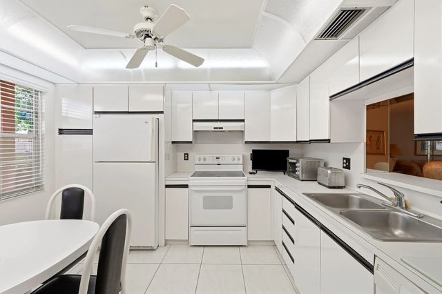 2302 Lucaya Lane #e1, Coconut Creek