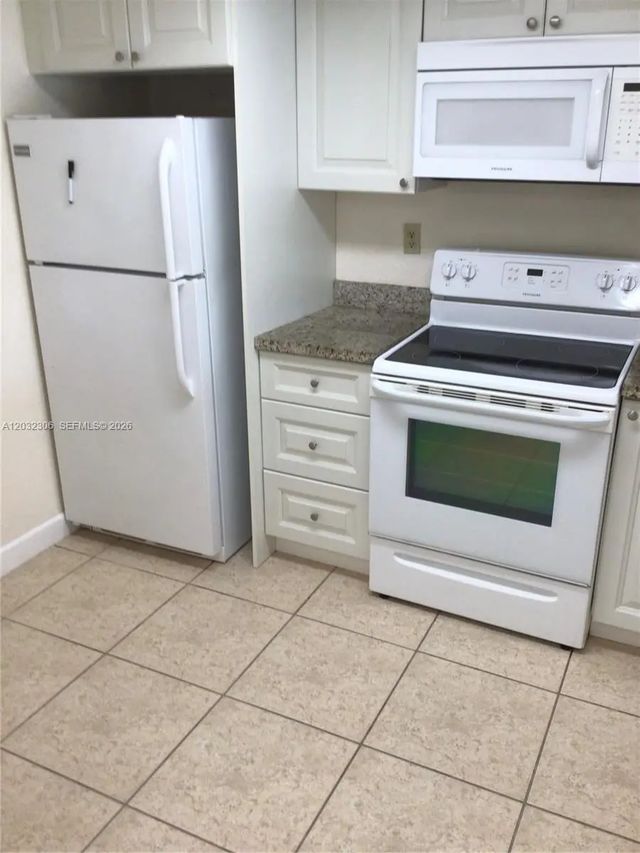 10975 Sw 107th Street #302, Miami
