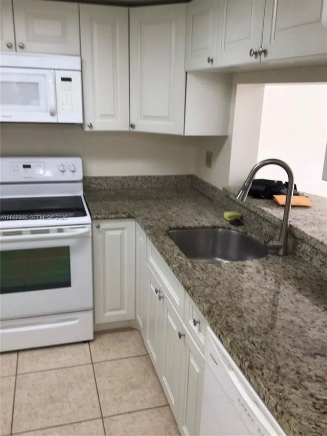 2 of 16 - 10975 Sw 107th Street #302, Miami, FL
