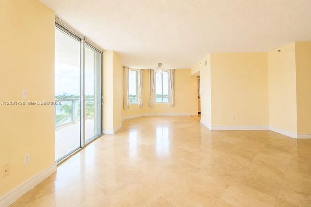 5 of 34 - 5900 Collins Avenue #601, Miami Beach, FL