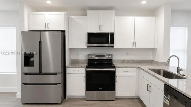 2 of 18 - 619 Ne 4th Street, Florida City, FL