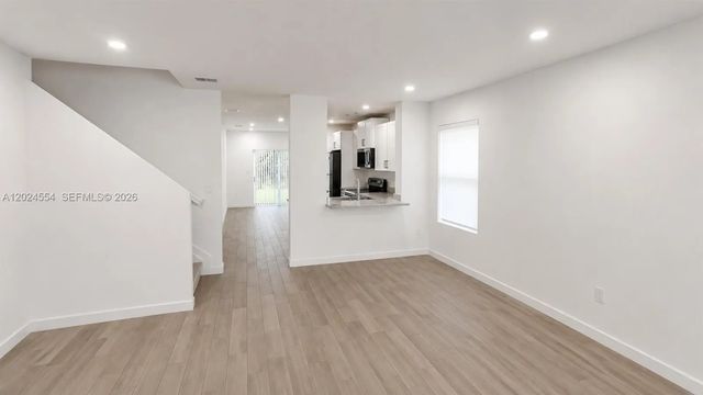 3 of 18 - 619 Ne 4th Street, Florida City, FL