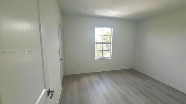 5 of 18 - 619 Ne 4th Street, Florida City, FL