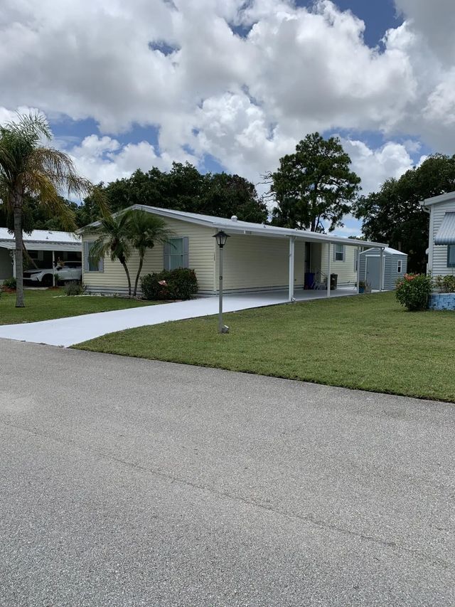 2 of 30 - 133 Camino Del Rio, Port St. Lucie, FL