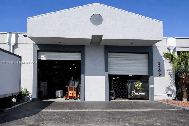 5501 Nw 74th Avenue #5501, Miami
