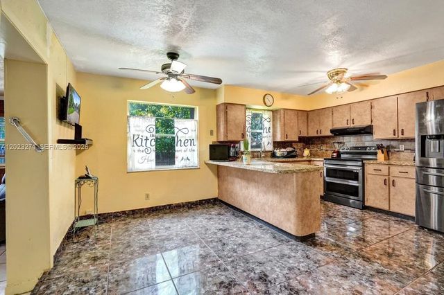 4 of 20 - 1020 Nw 25th Avenue, Fort Lauderdale, FL