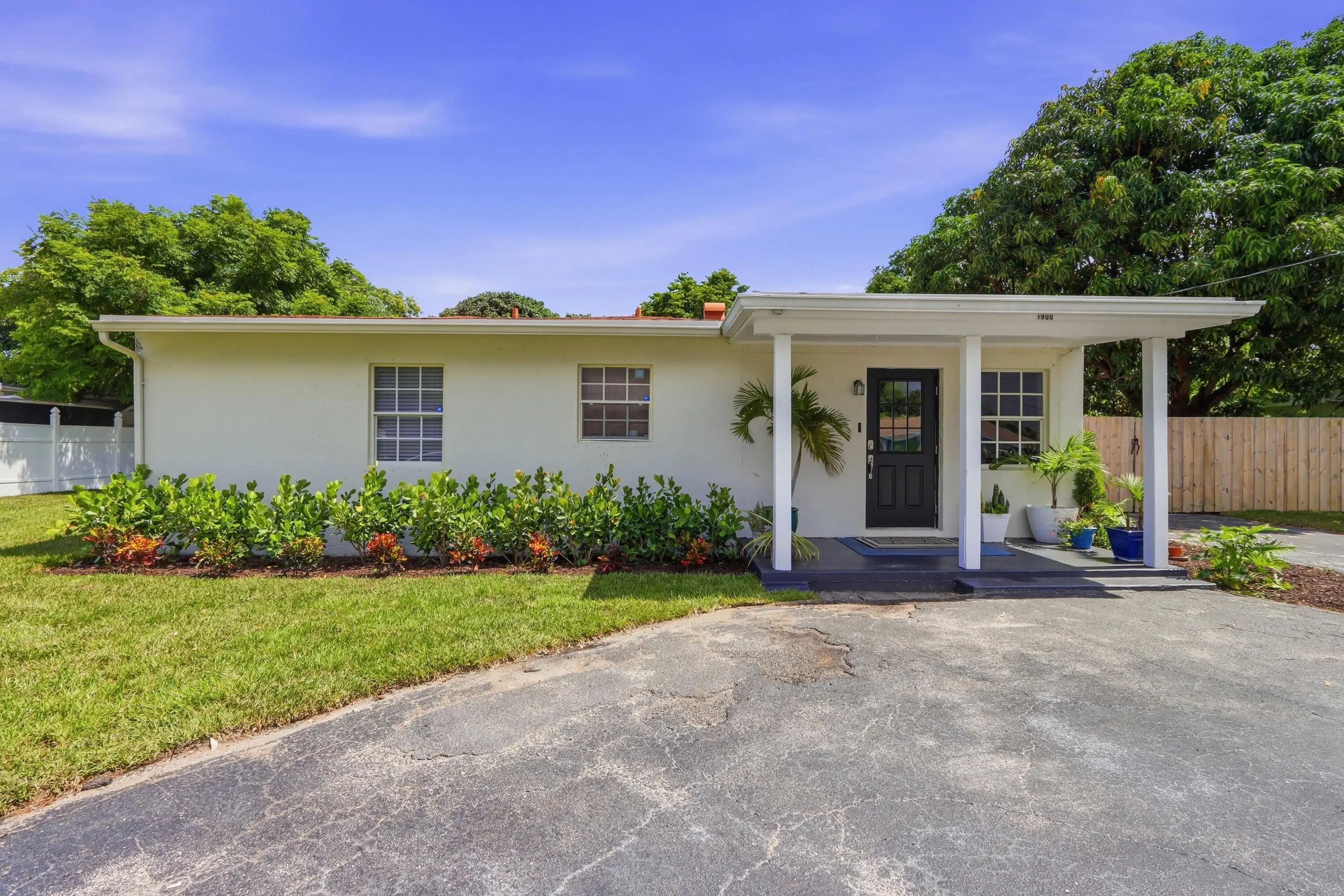 1900 Carissa Road, Lake Clarke Shores, FL, 33406